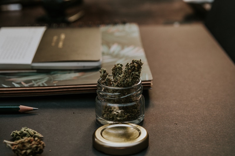 How Many Grams Are In an Ounce of Marijuana? | GrowHigher